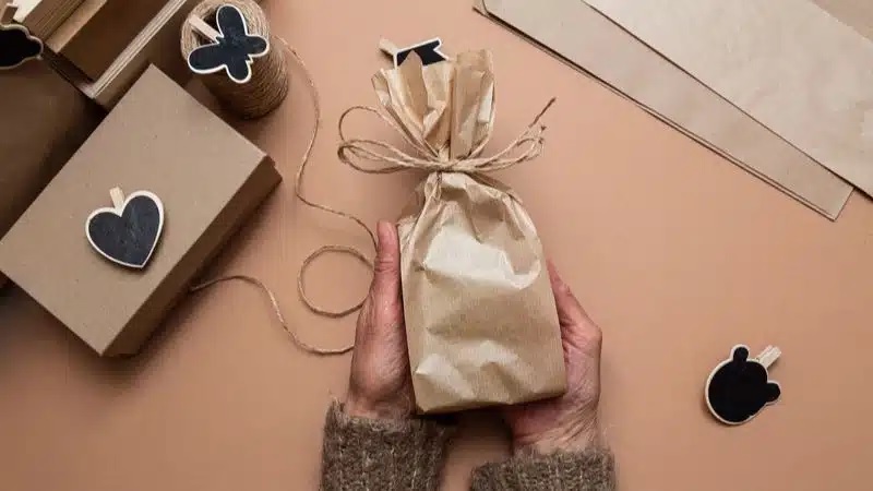 Featured image for “Comment choisir un cadeau de Noël écoresponsable pour son enfant ?”